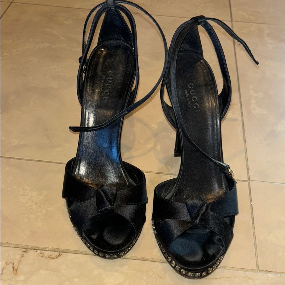 Gucci Black Heels Elegant Satin Design